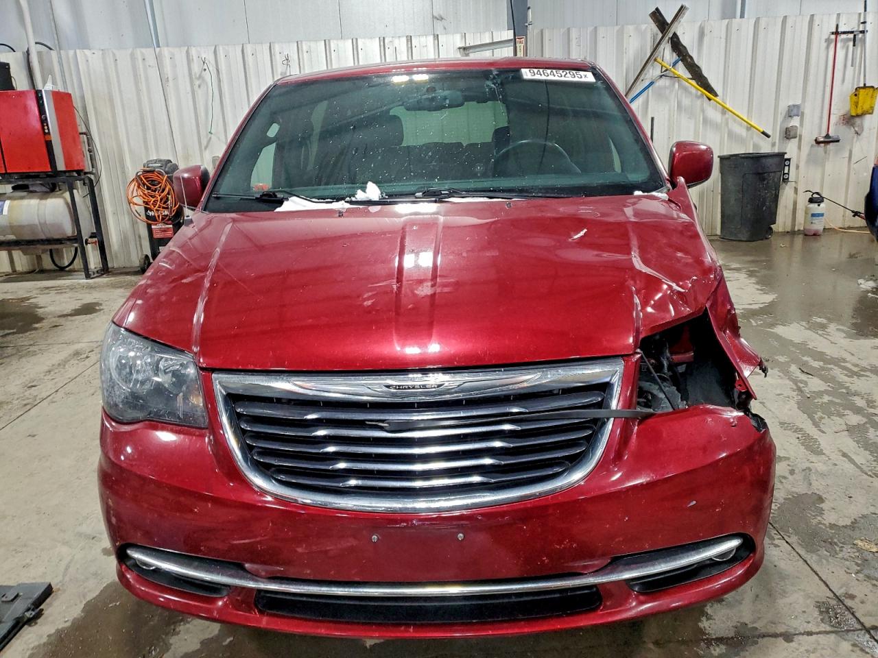 Lot #3302839928 2014 CHRYSLER TOWN & COU
