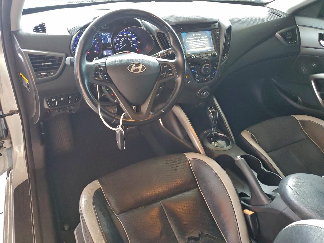 Lot #3315976106 2014 HYUNDAI VELOSTER T