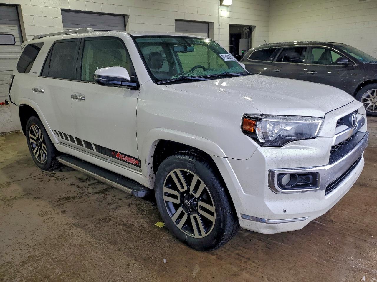 TOYOTA 4RUNNER SR5/SR5 PREMIUM