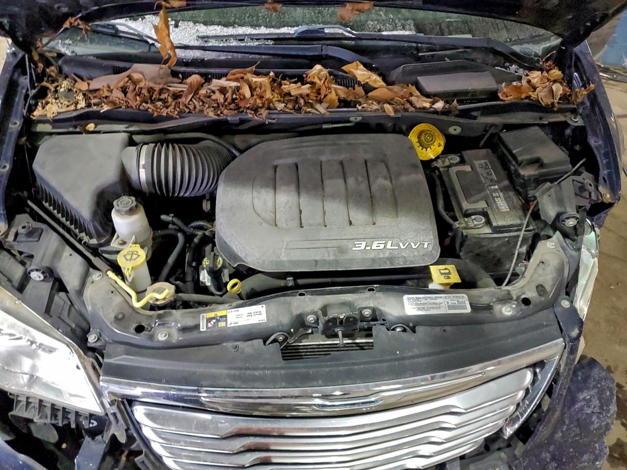 CHRYSLER TOWN & COUNTRY TOURING L