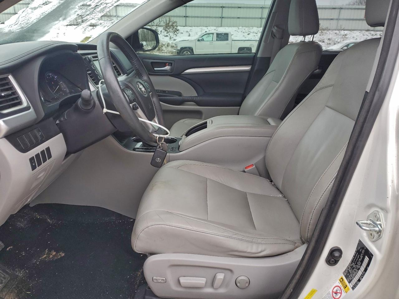 TOYOTA HIGHLANDER XLE