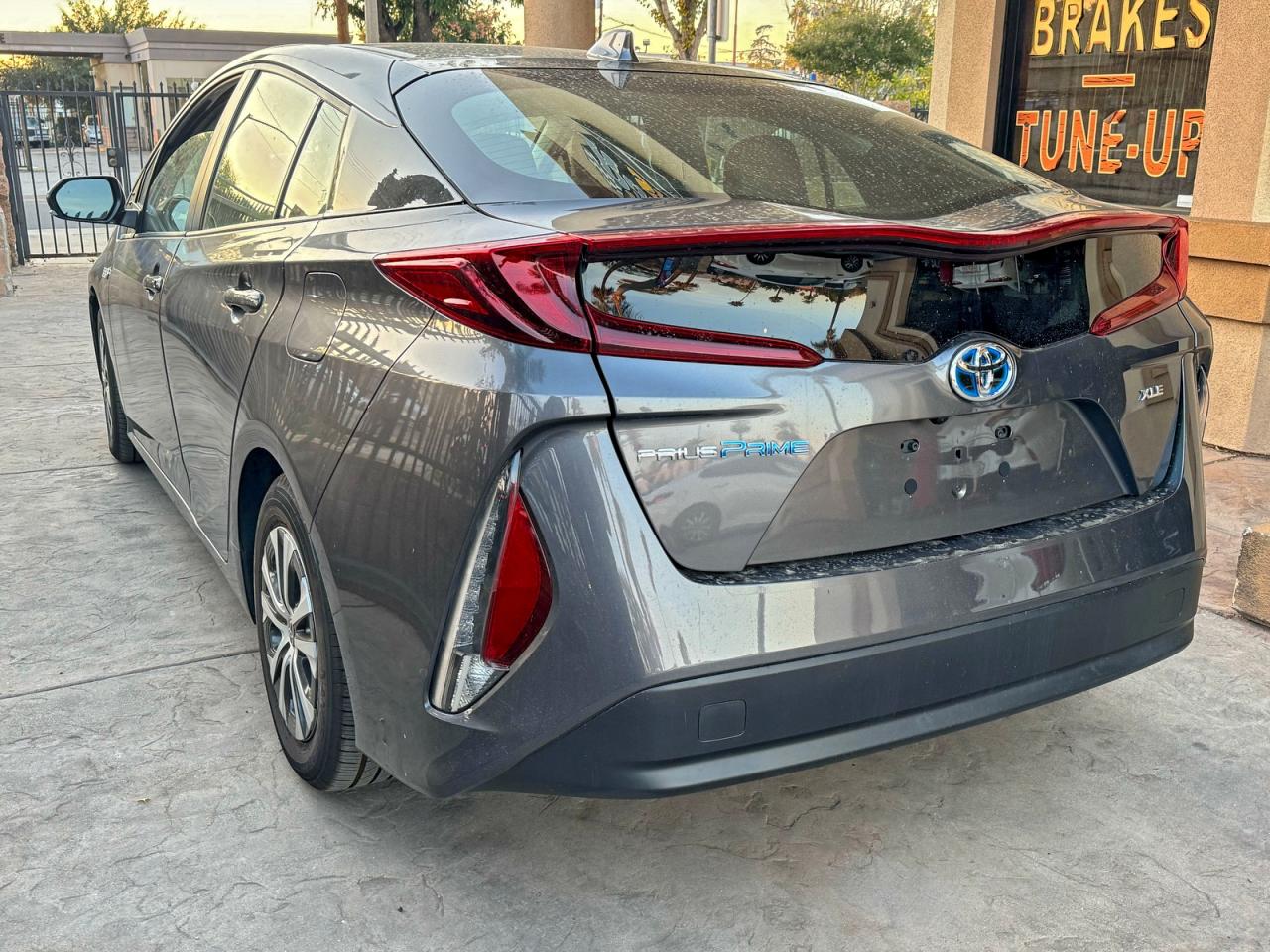 TOYOTA PRIUS PRIME LE