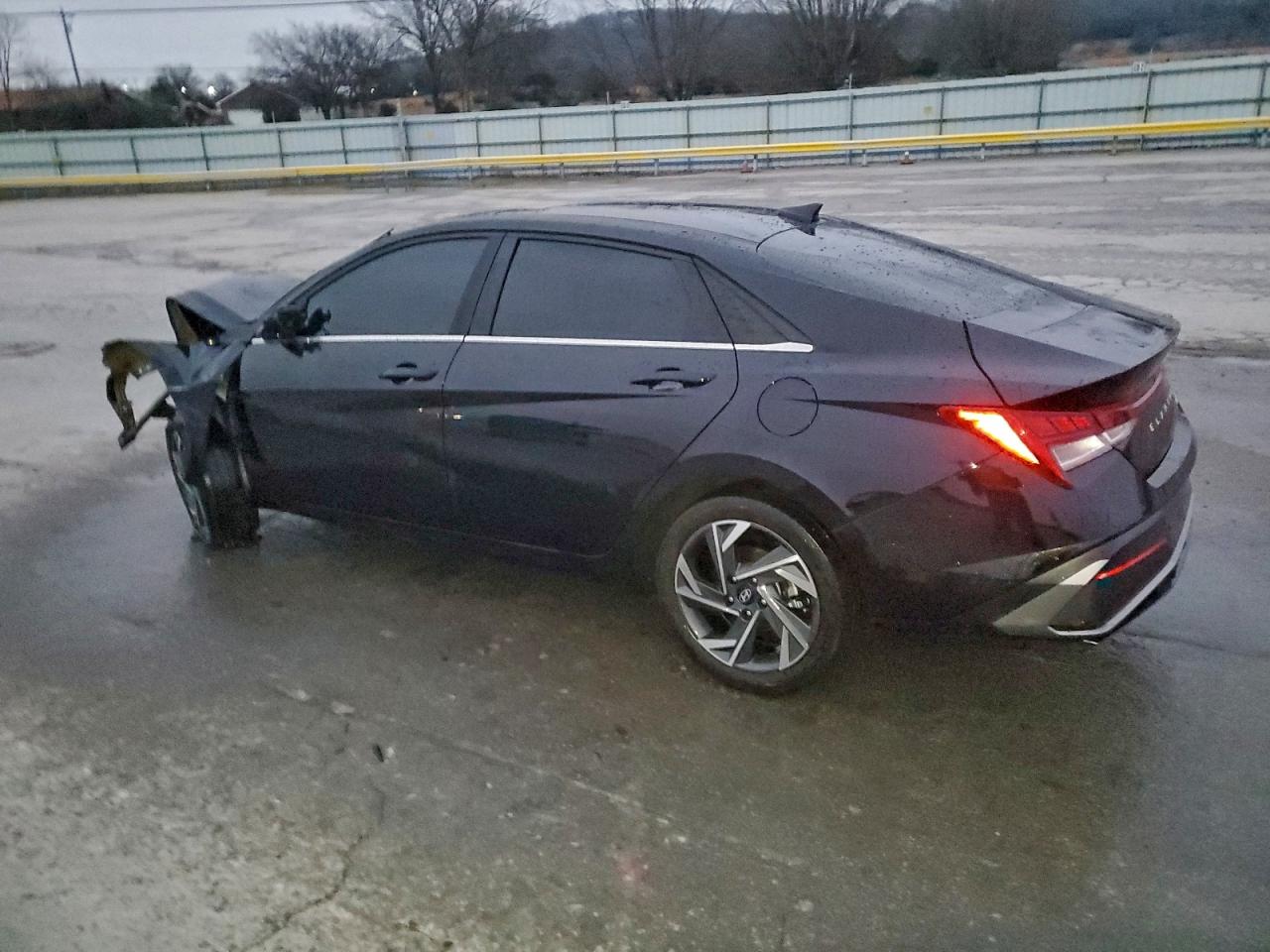 HYUNDAI ELANTRA LIMITED