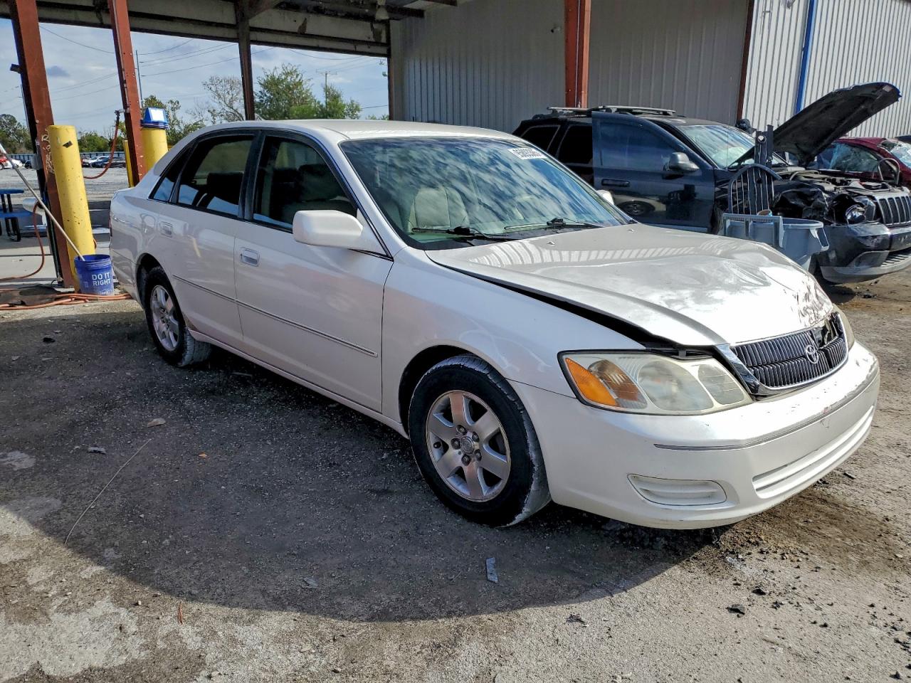 Lot #3315892110 2002 TOYOTA AVALON XL