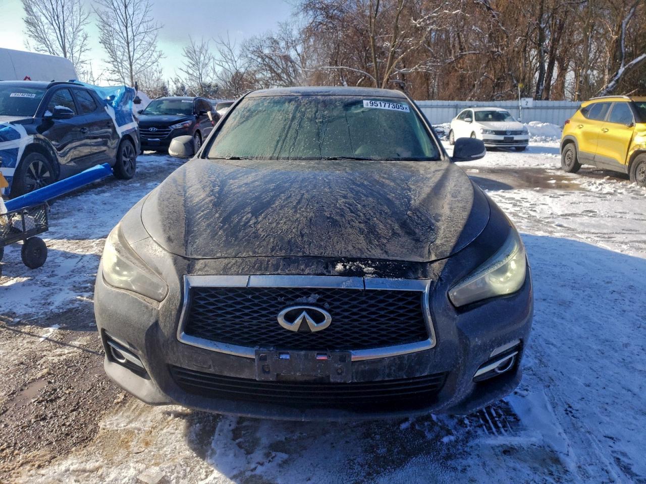 INFINITI Q50 BASE