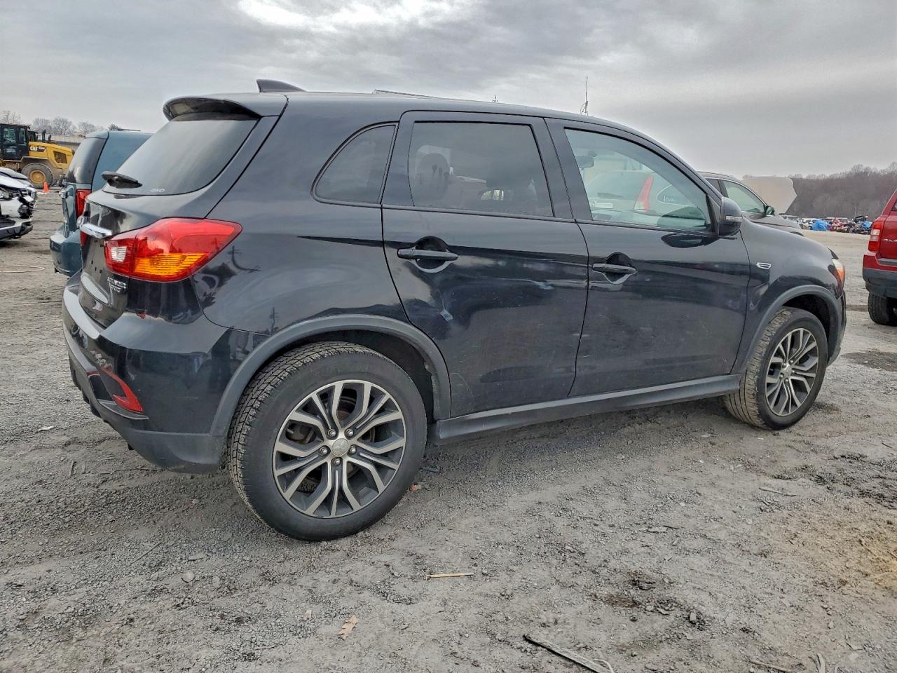 MITSUBISHI OUTLANDER ES