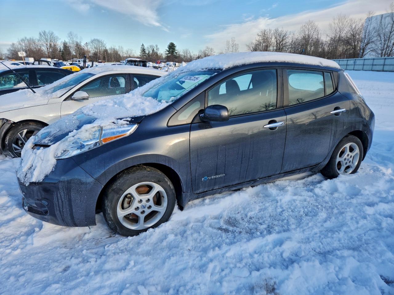 NISSAN LEAF S