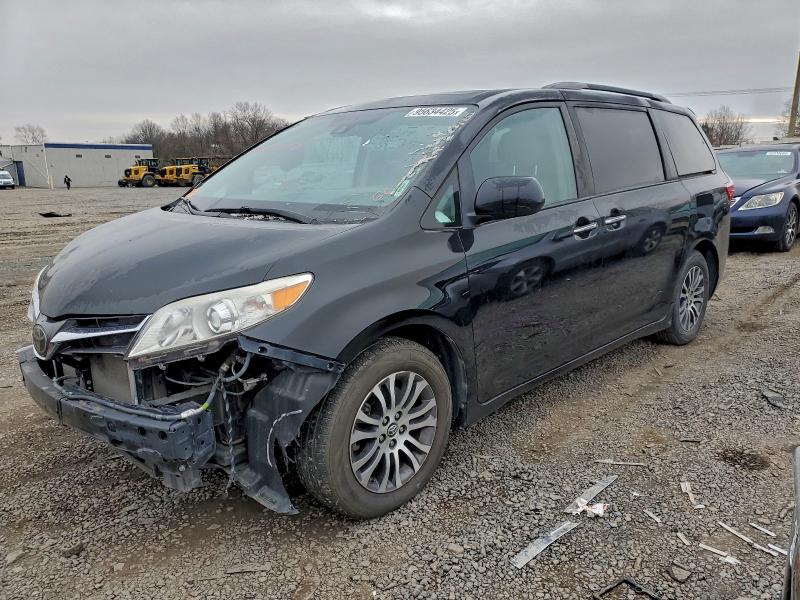 2019 TOYOTA SIENNA XLE #3305355329