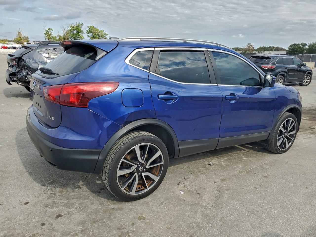 Lot #3310343995 2017 NISSAN ROGUE SPOR