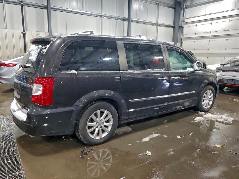 2014 CHRYSLER TOWN & COU #3304563465