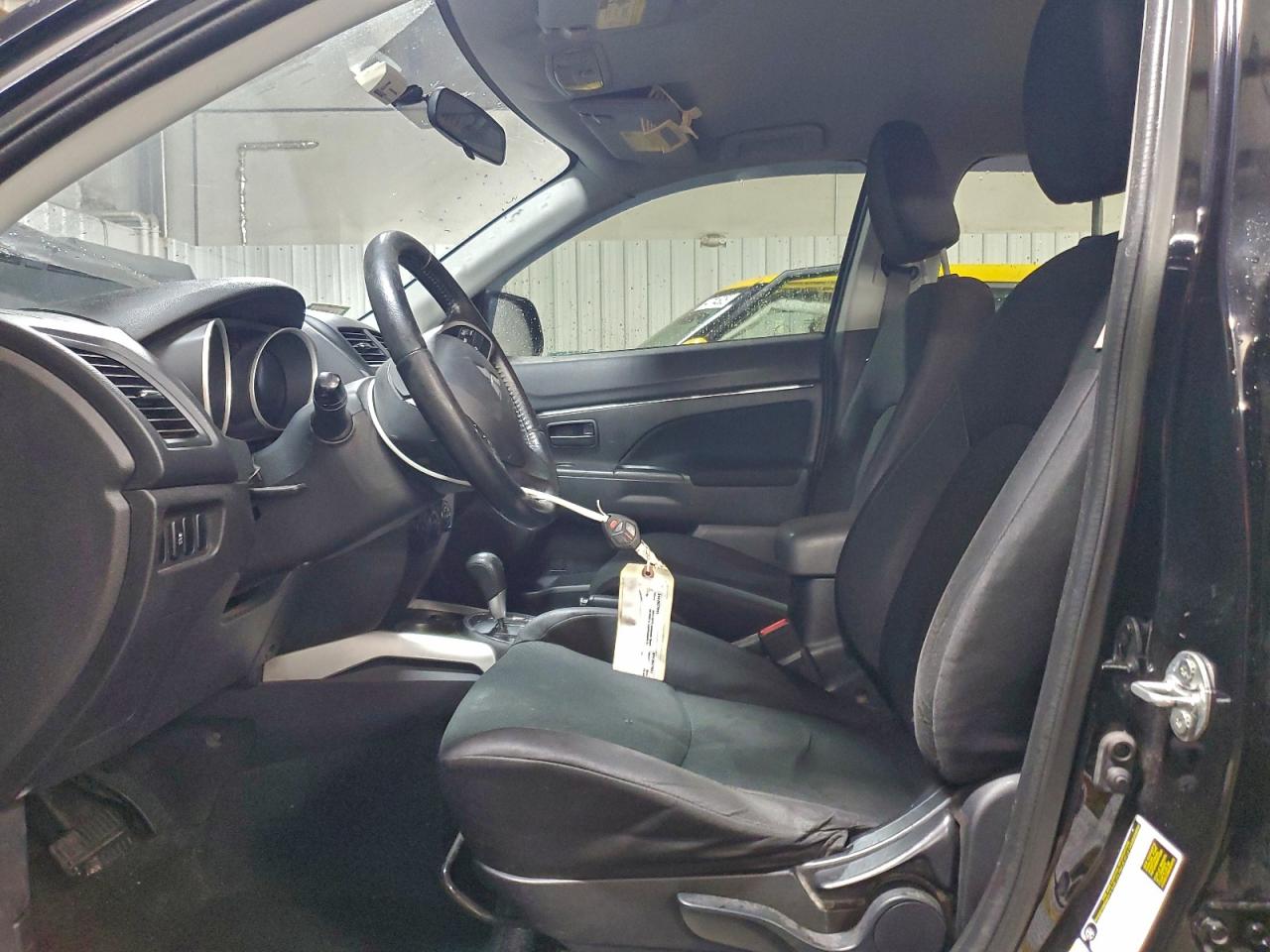 MITSUBISHI OUTLANDER ES