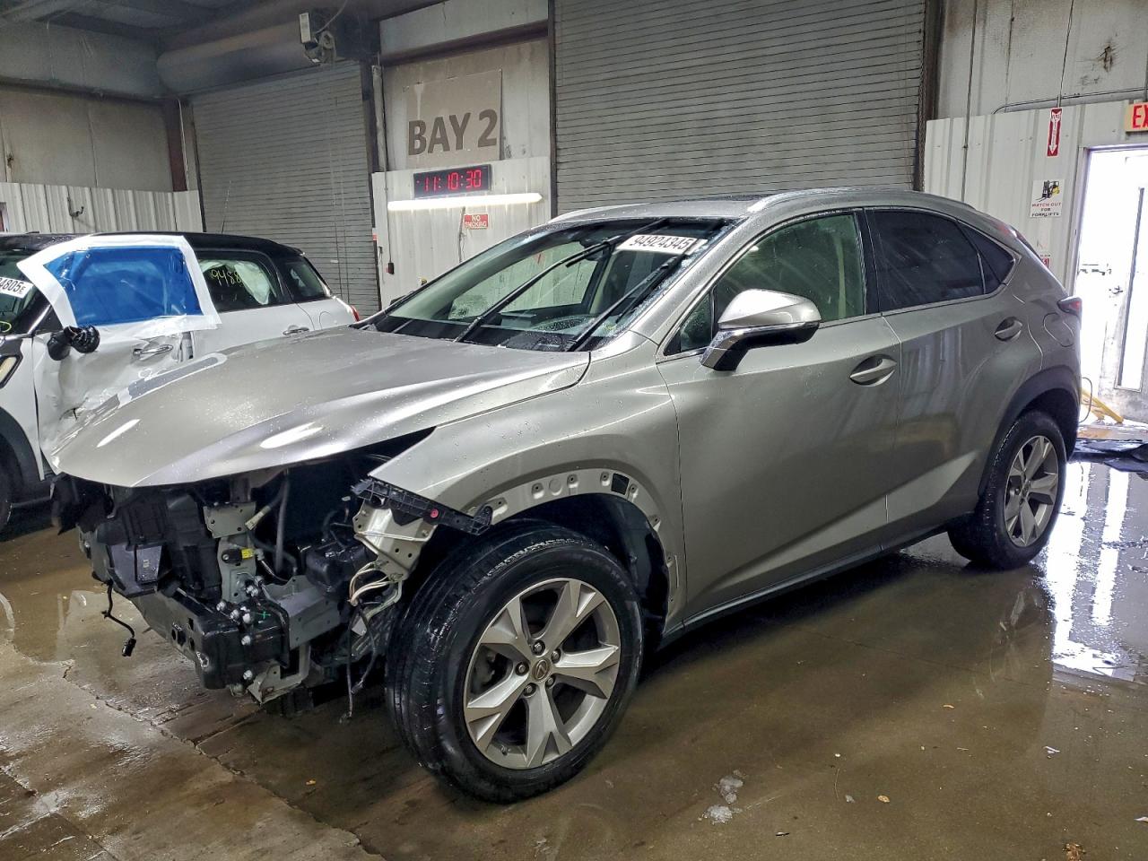 LEXUS NX 200T BASE