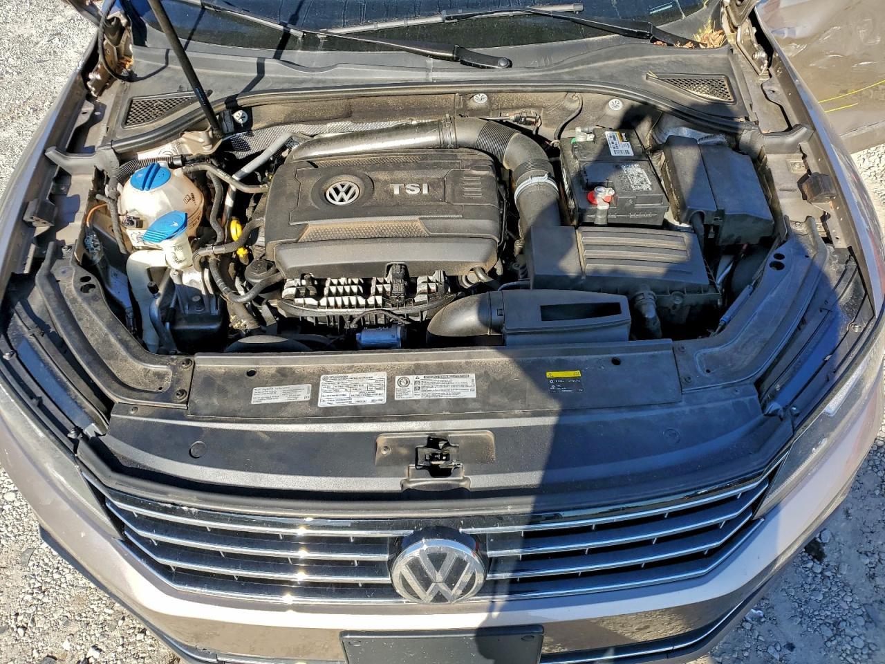 VOLKSWAGEN PASSAT SE