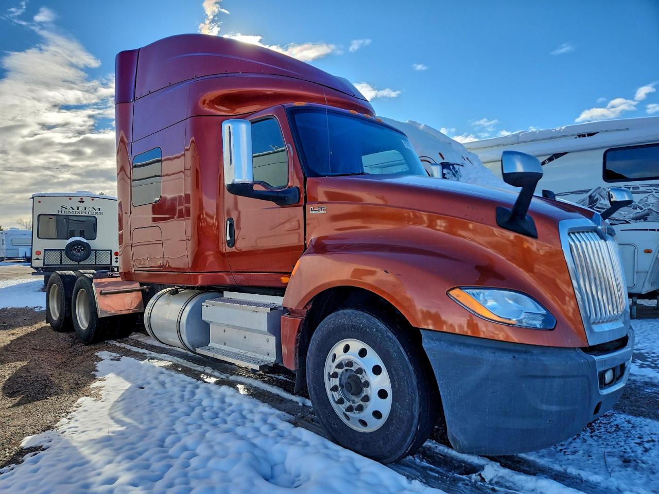 Lot #3311732220 2018 INTERNATIONAL LT625