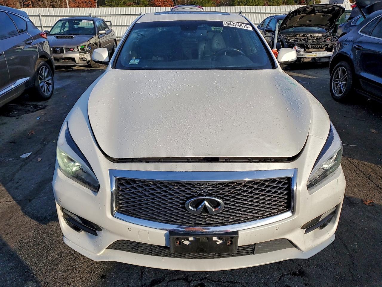 INFINITI Q70 3.7