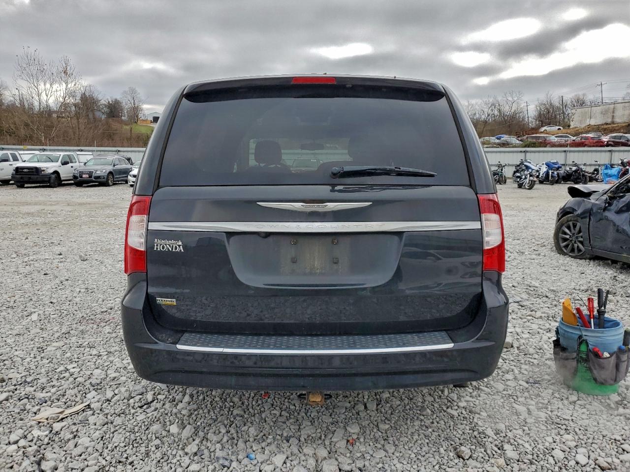 CHRYSLER TOWN & COUNTRY TOURING L