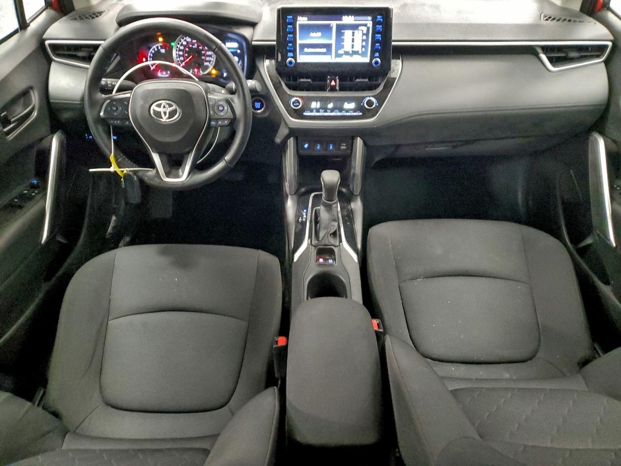 TOYOTA COROLLA CROSS LE