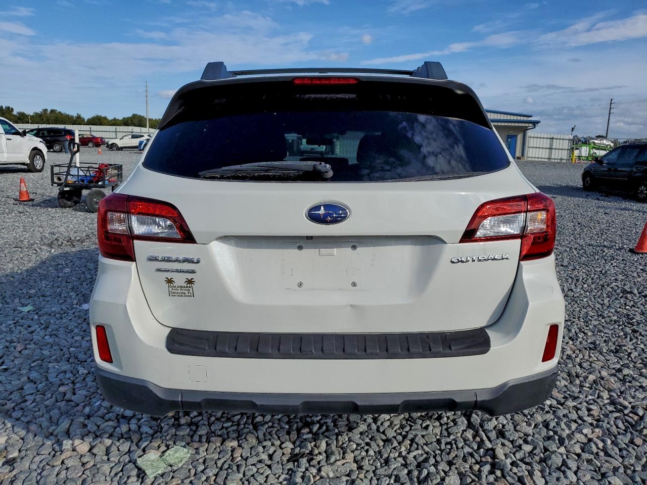 Lot #3311582784 2015 SUBARU OUTBACK 2.