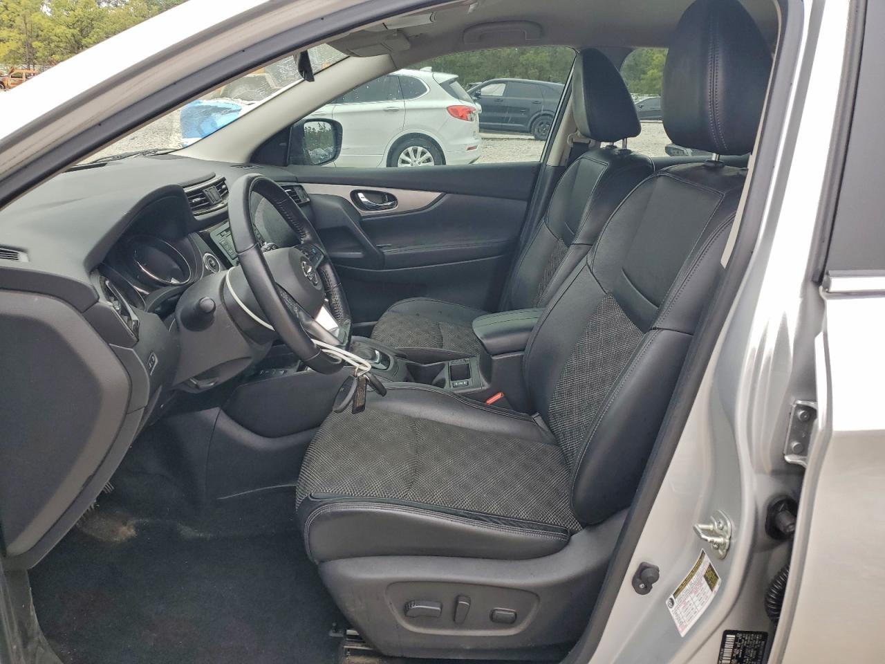 NISSAN ROGUE SPORT S