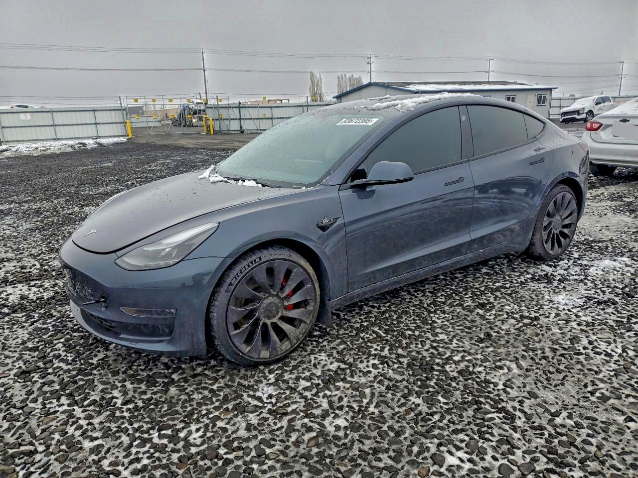 TESLA MODEL 3