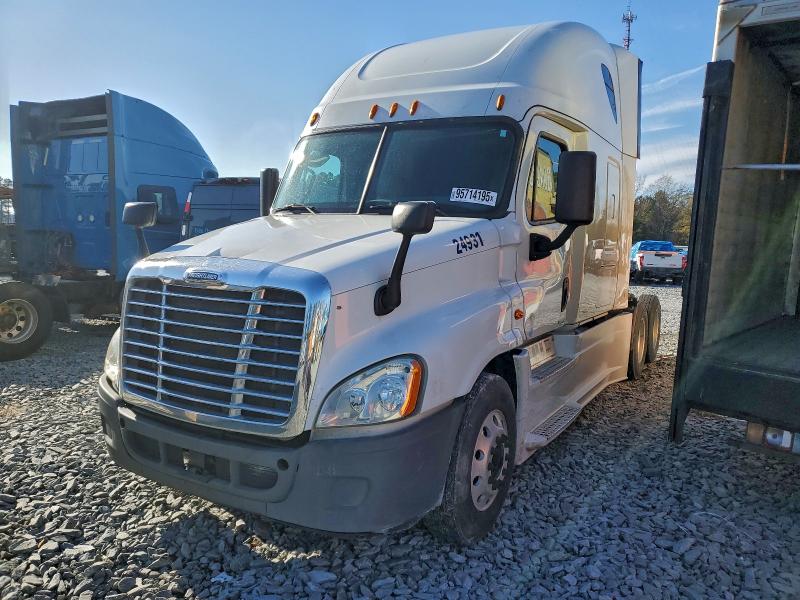 2016 FREIGHTLINER CASCADIA 1 #3309368971