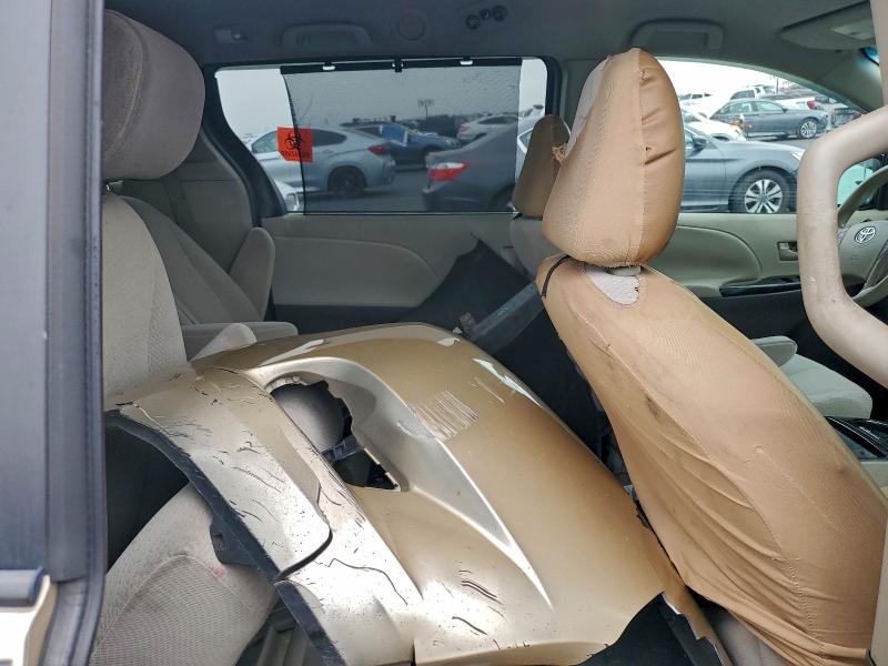 2011 TOYOTA SIENNA LE #3310364011