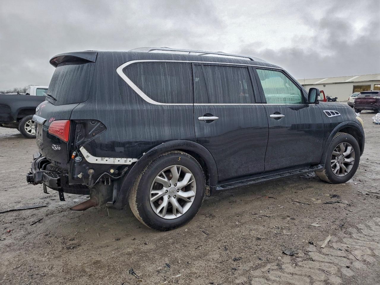 INFINITI QX56