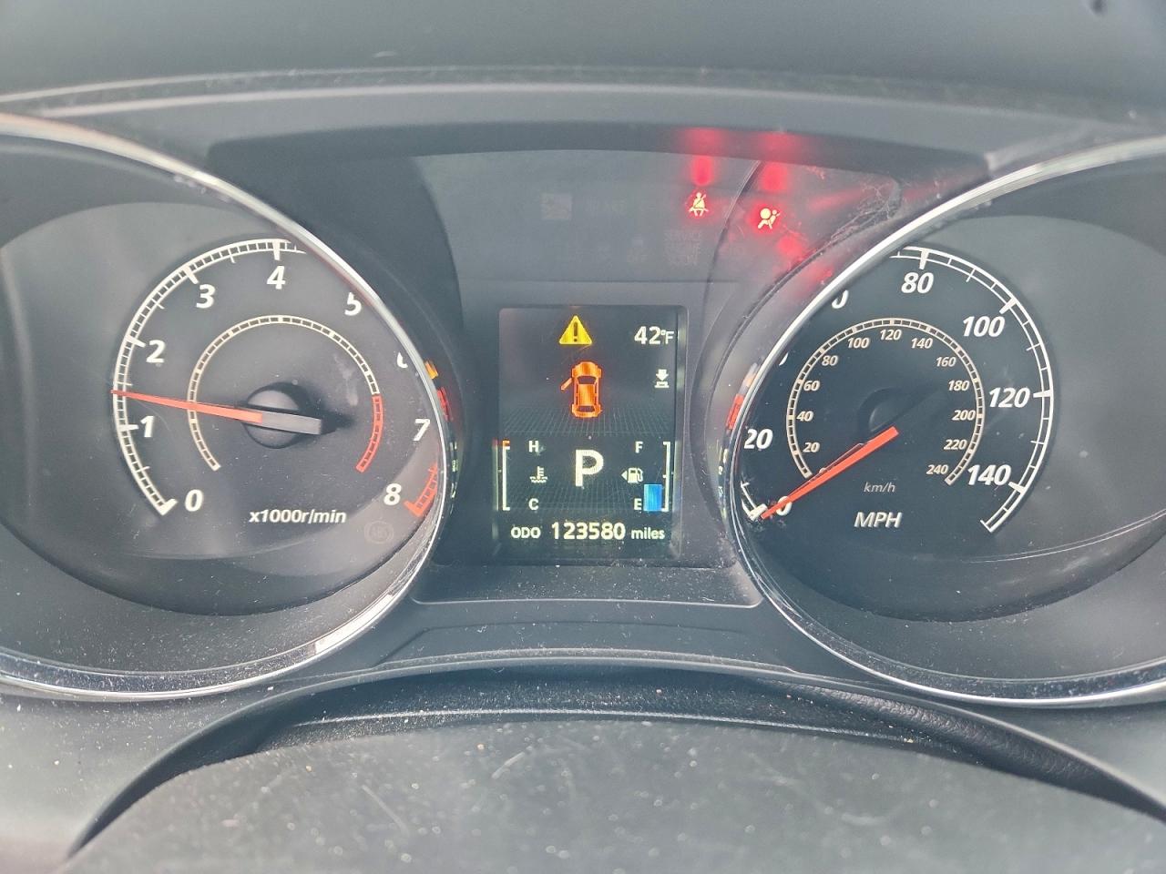 MITSUBISHI OUTLANDER ES