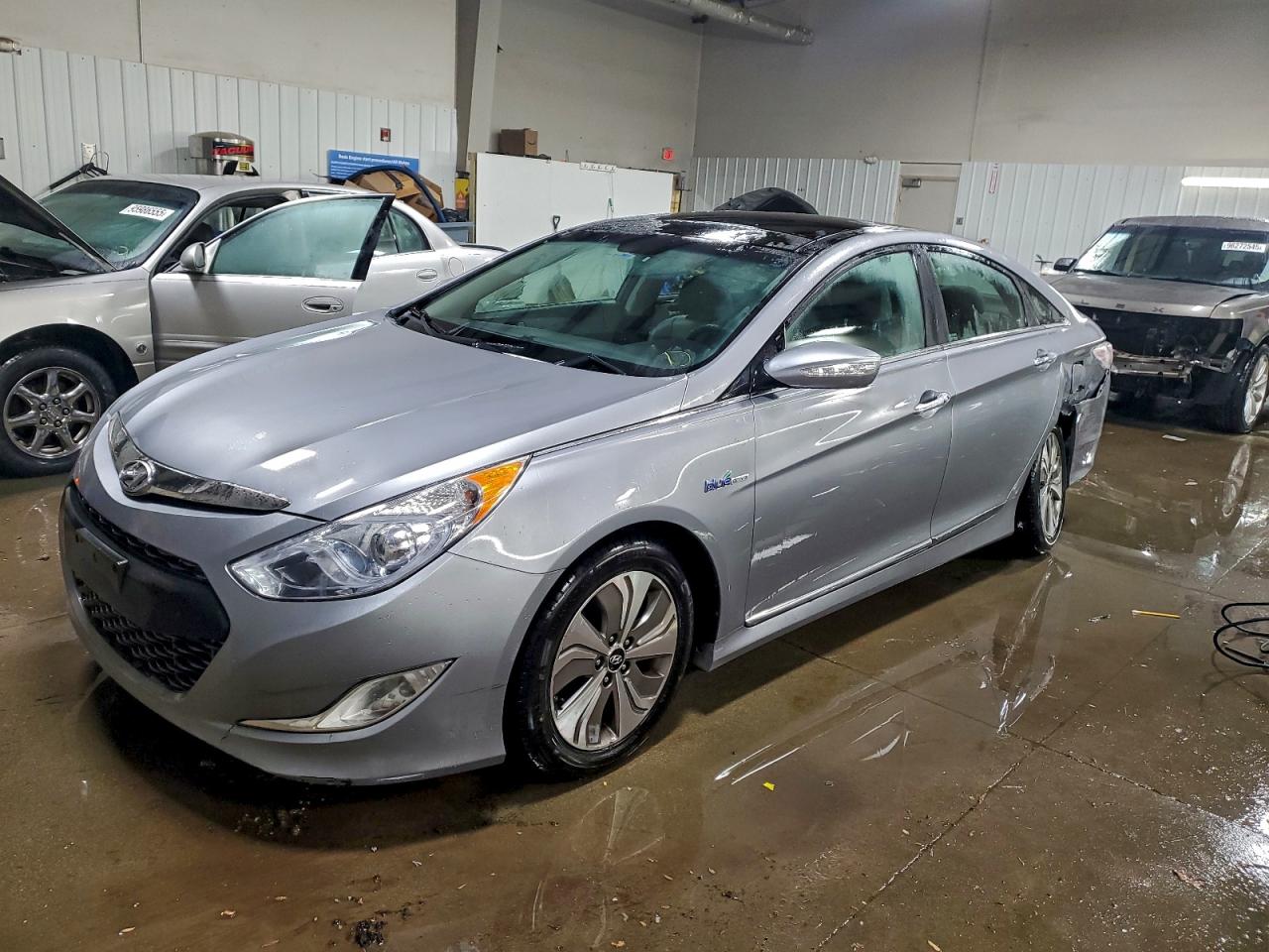 HYUNDAI SONATA HYBRID