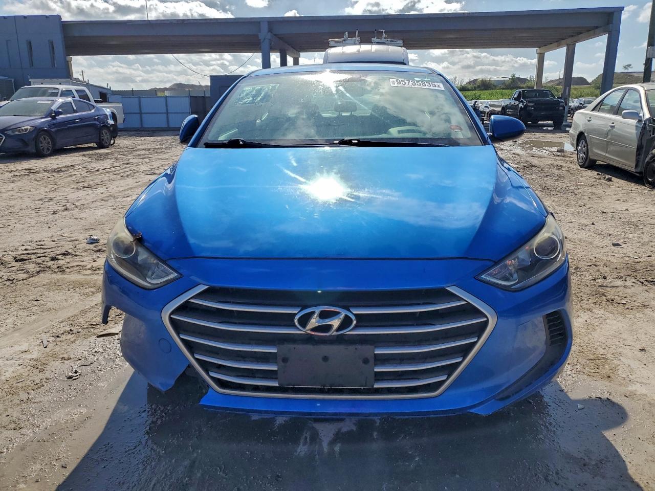 HYUNDAI ELANTRA SE
