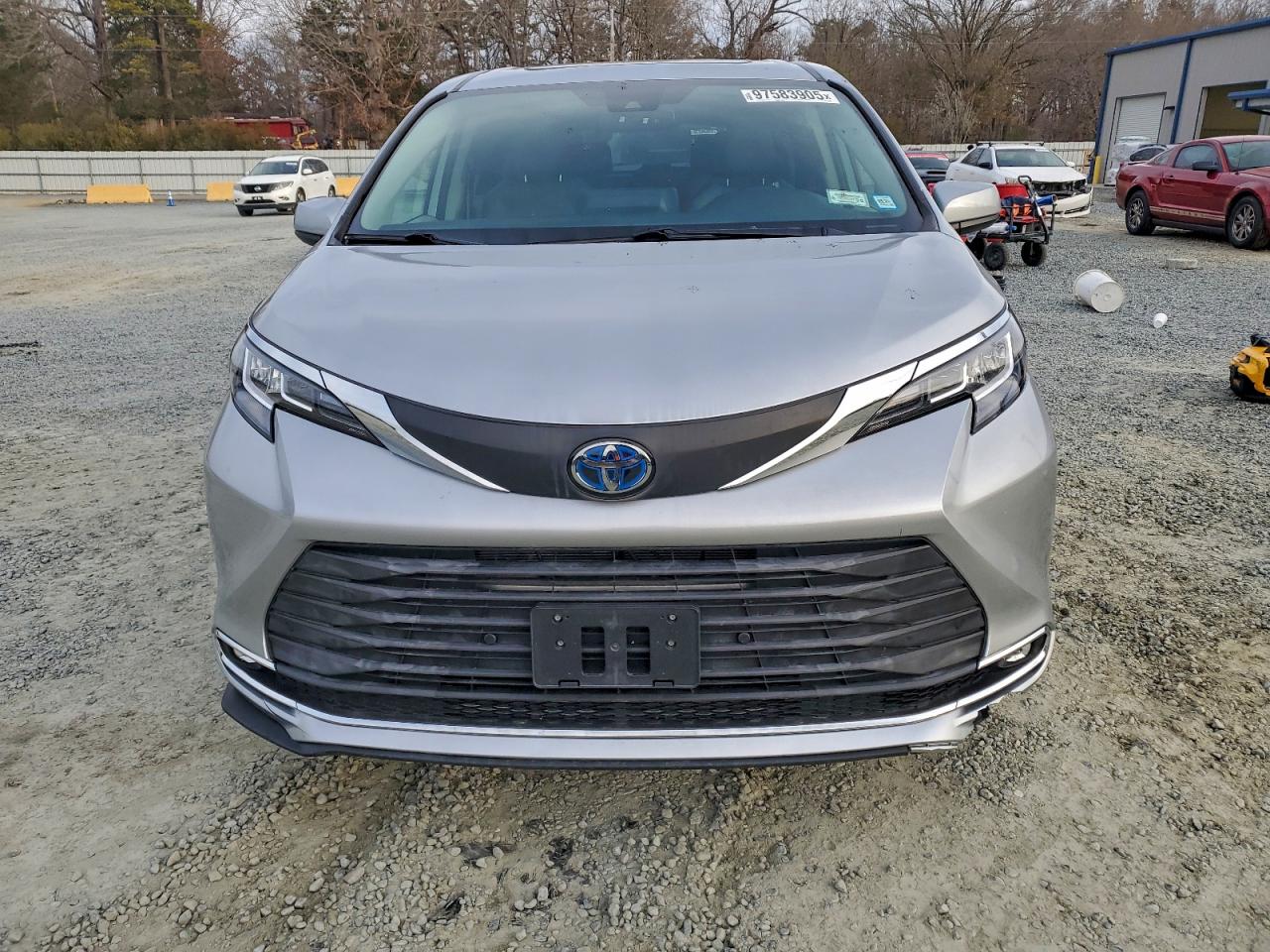 Lot #3317828193 2021 TOYOTA SIENNA XLE