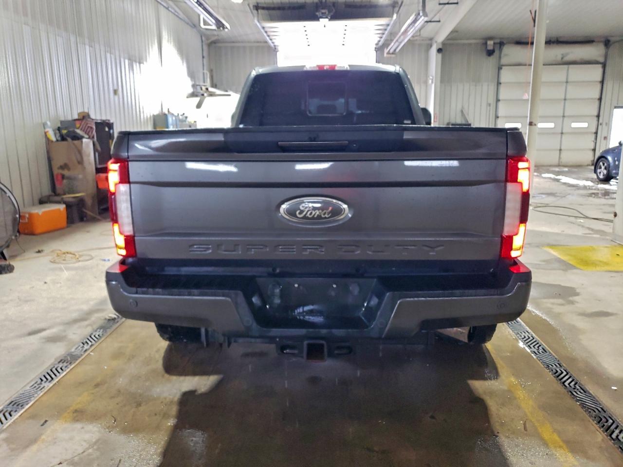 FORD F-350 SUPER DUTY