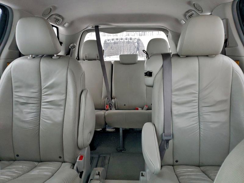 2011 TOYOTA SIENNA XLE #3315819370